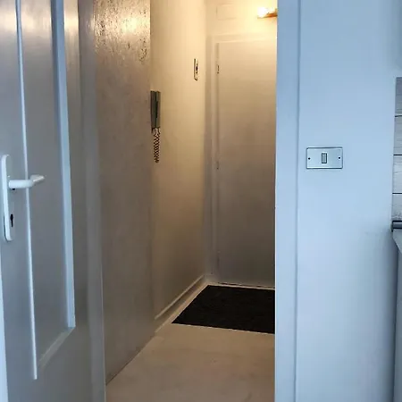 Magenta Apartment *